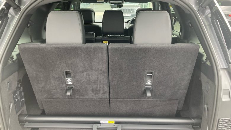 Land Rover Discovery 3.0 D350 Dynamic SE 5dr Auto Diesel Station Wagon